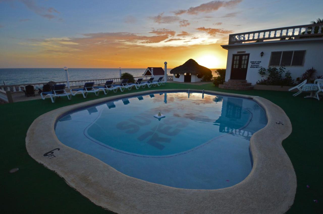 Beyond Sunset Resort & Villas 트레저 비치 외부 사진